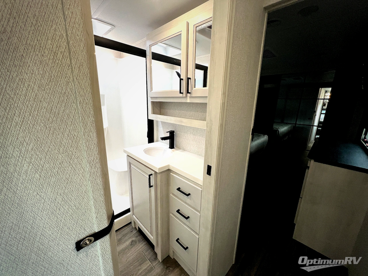 2026 East To West Ahara 383UR Photo 24