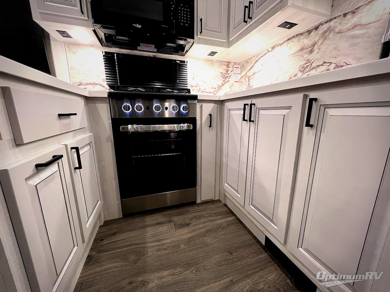 2026 East To West Ahara 383UR Photo 21