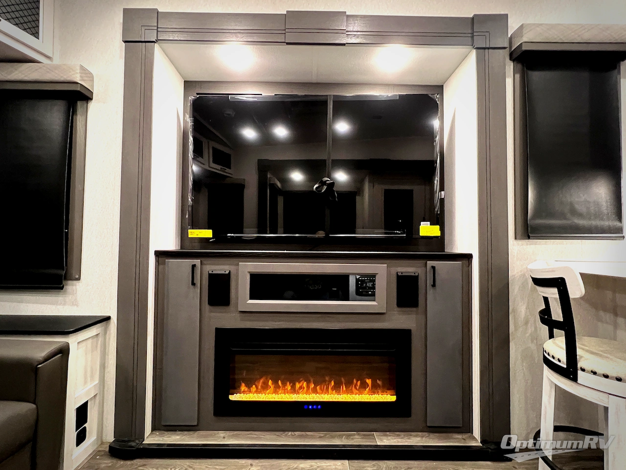 2026 East To West Ahara 383UR Photo 13