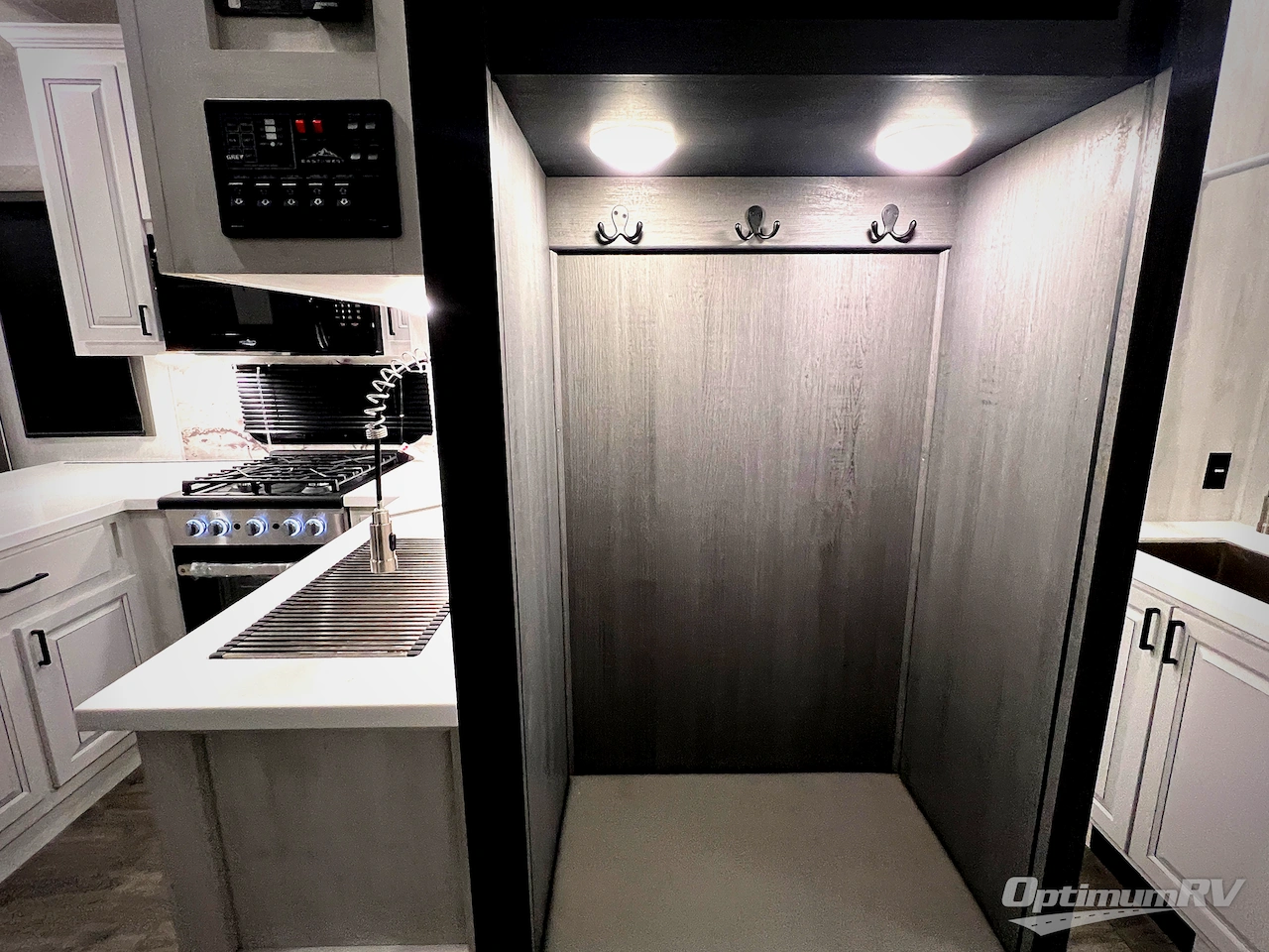 2026 East To West Ahara 383UR Photo 32