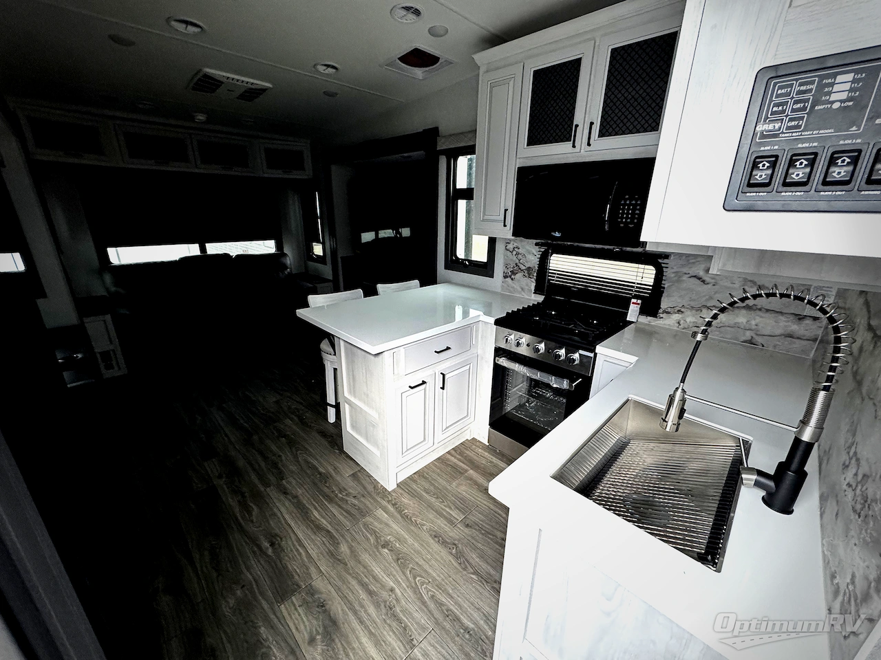 2026 East To West Ahara 383UR Photo 3