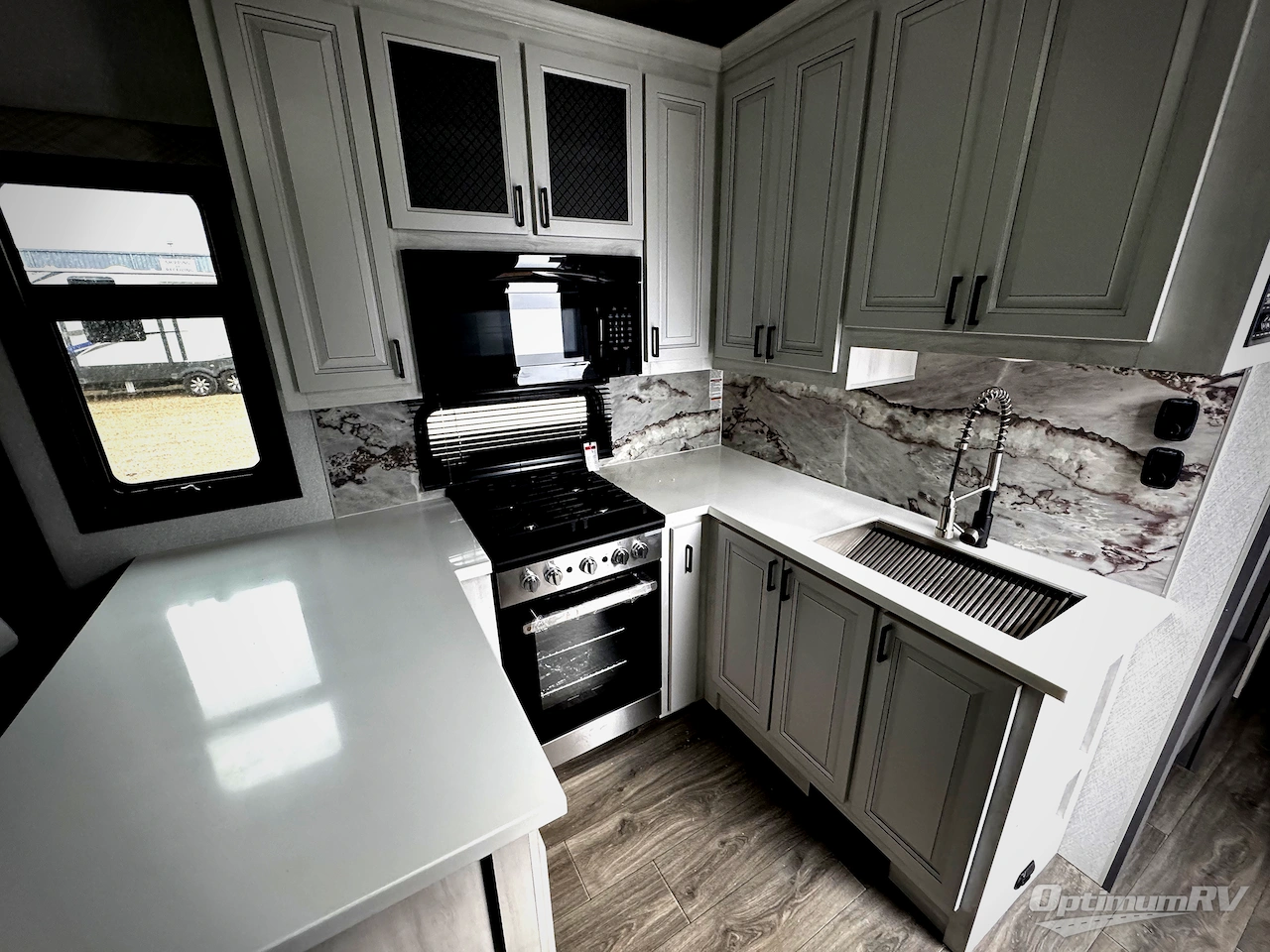 2026 East To West Ahara 383UR Photo 4