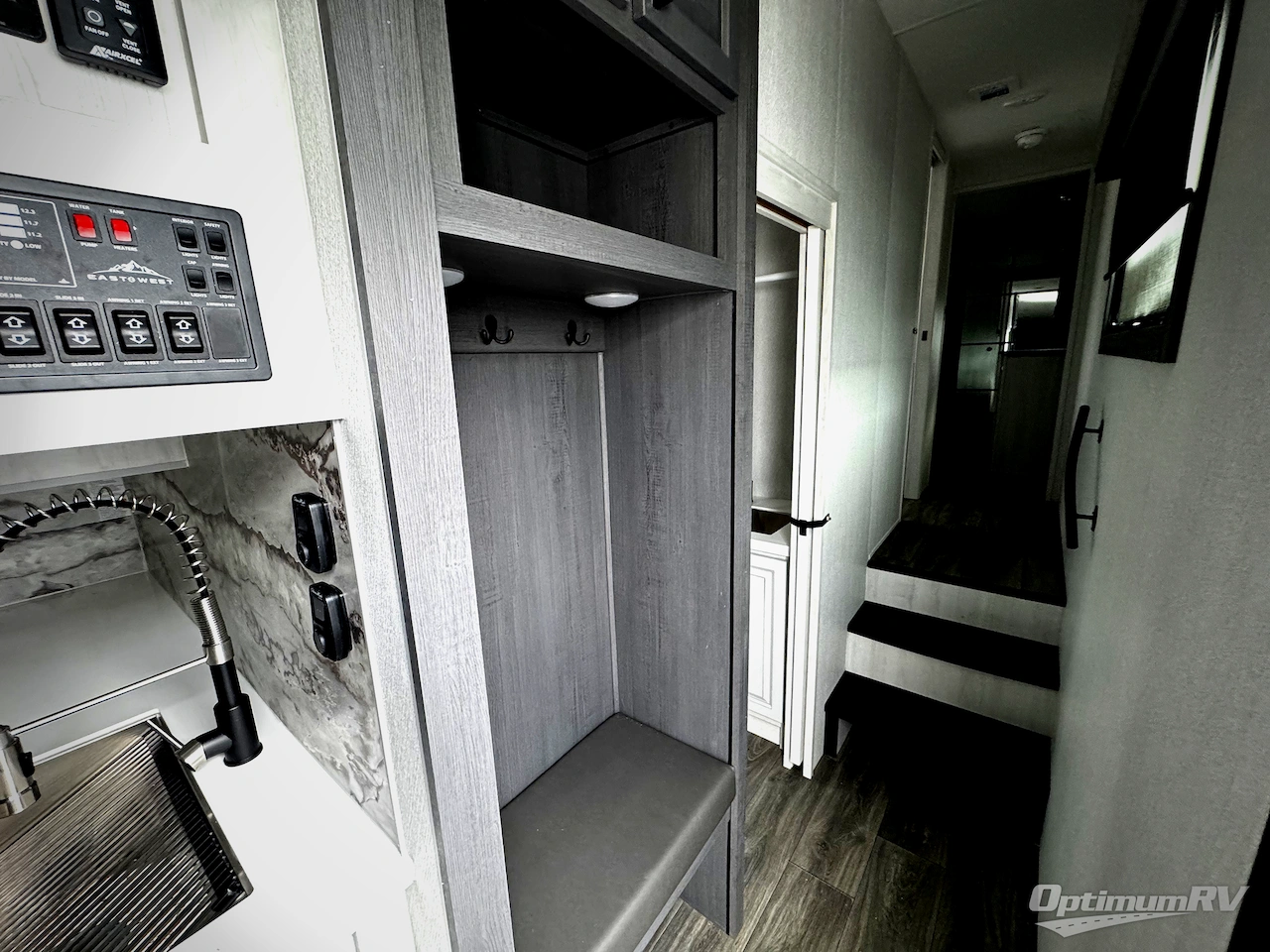 2026 East To West Ahara 383UR Photo 14