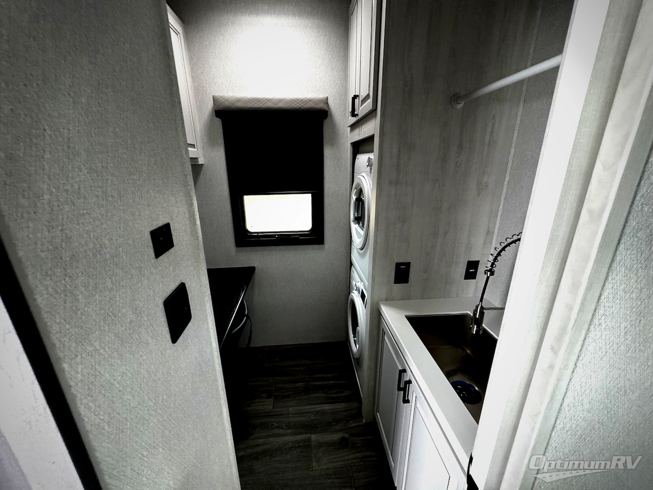 2026 East To West Ahara 383UR Photo 15