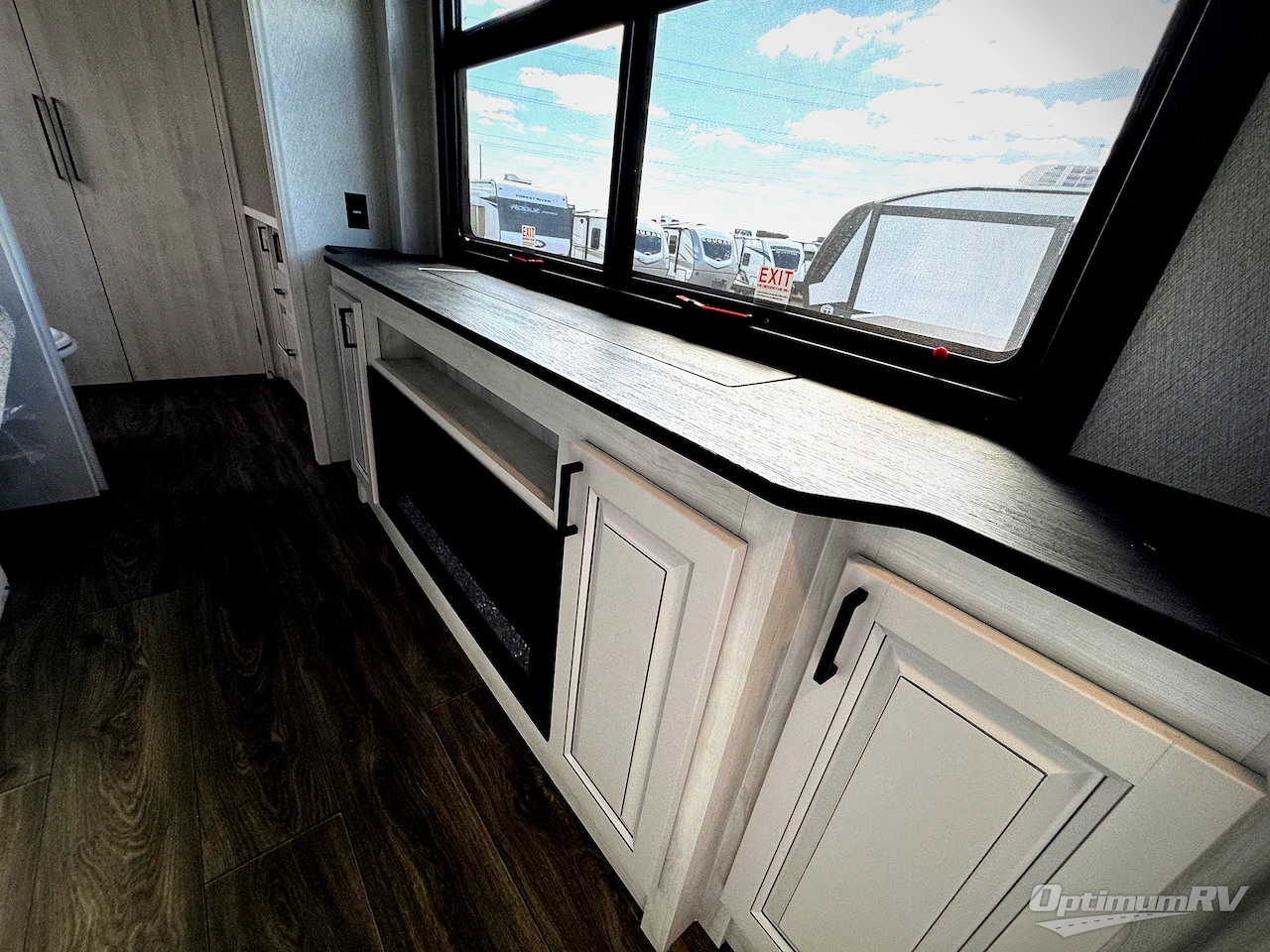 2026 East To West Ahara 395FB Photo 8