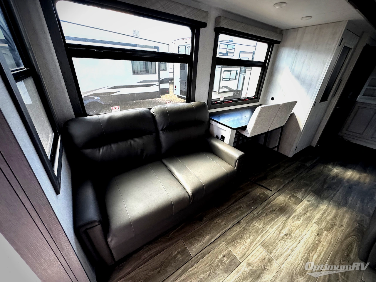 2026 East To West Ahara 395FB Photo 15