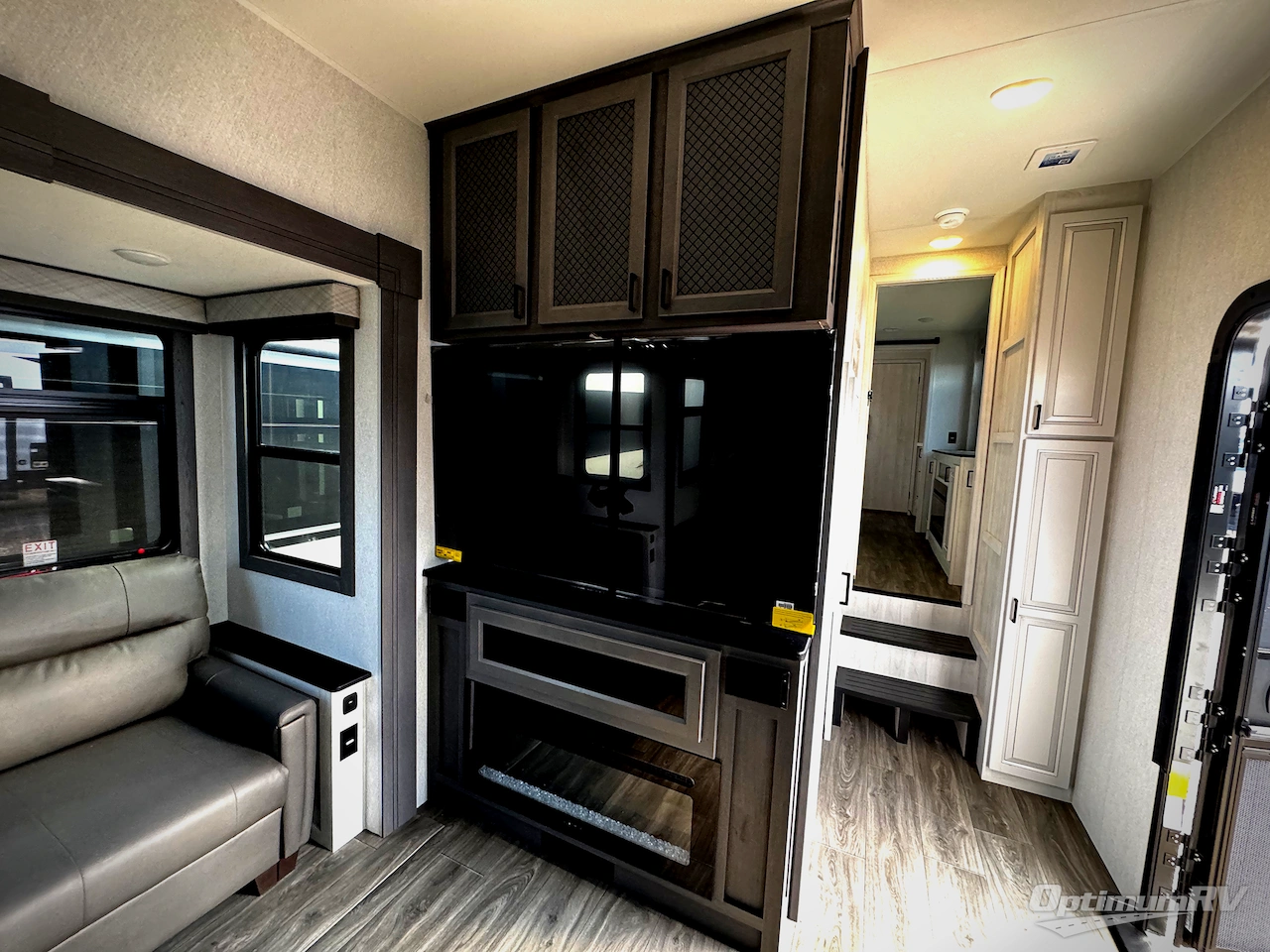 2026 East To West Ahara 395FB Photo 17