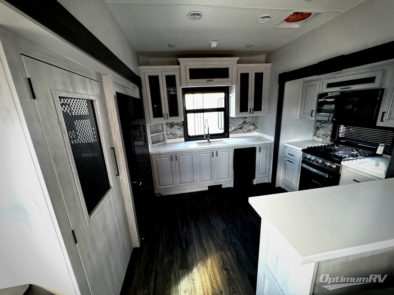 2026 East To West Ahara 395FB Photo 18