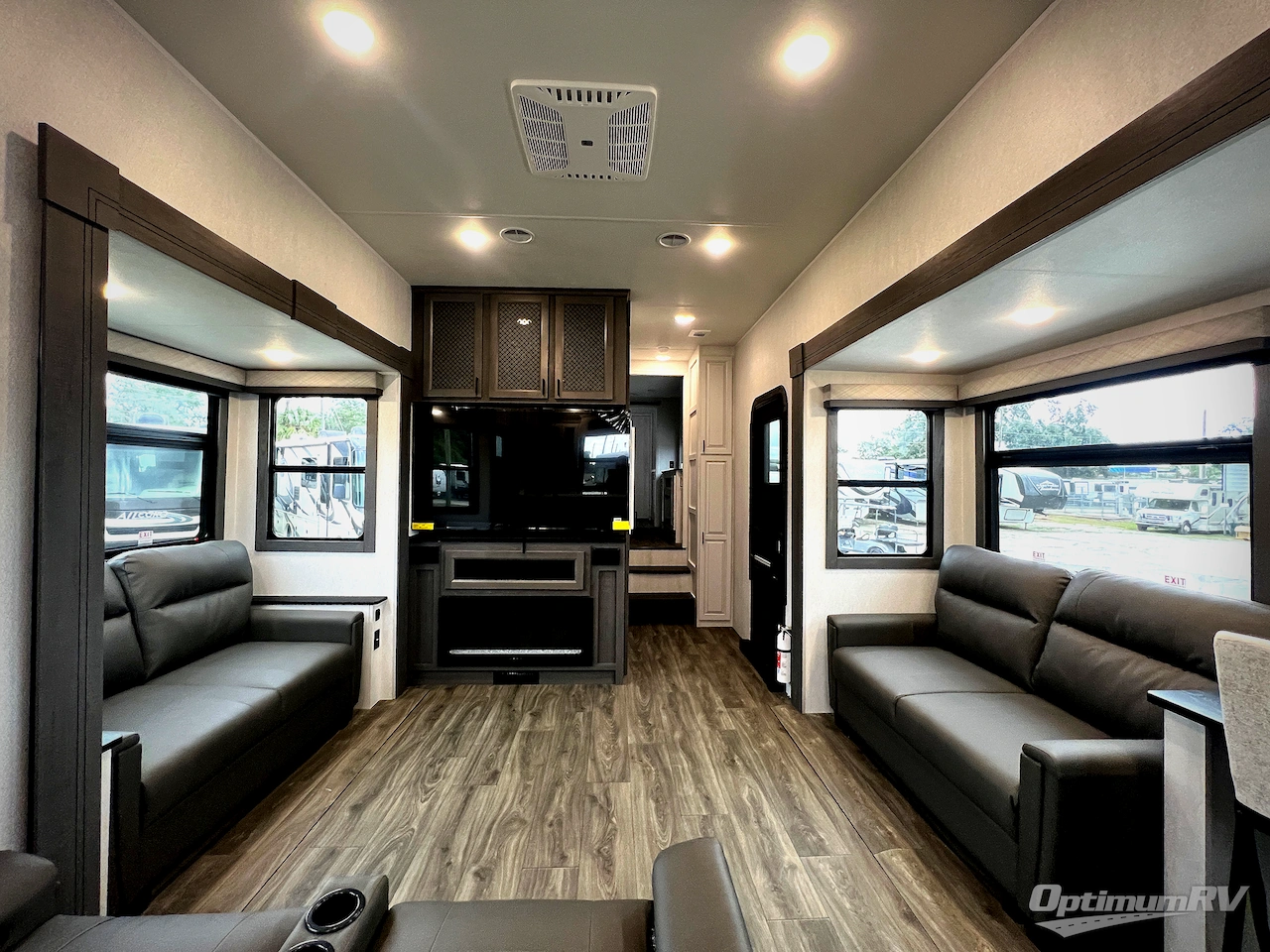 2026 East To West Ahara 395FB Photo 5