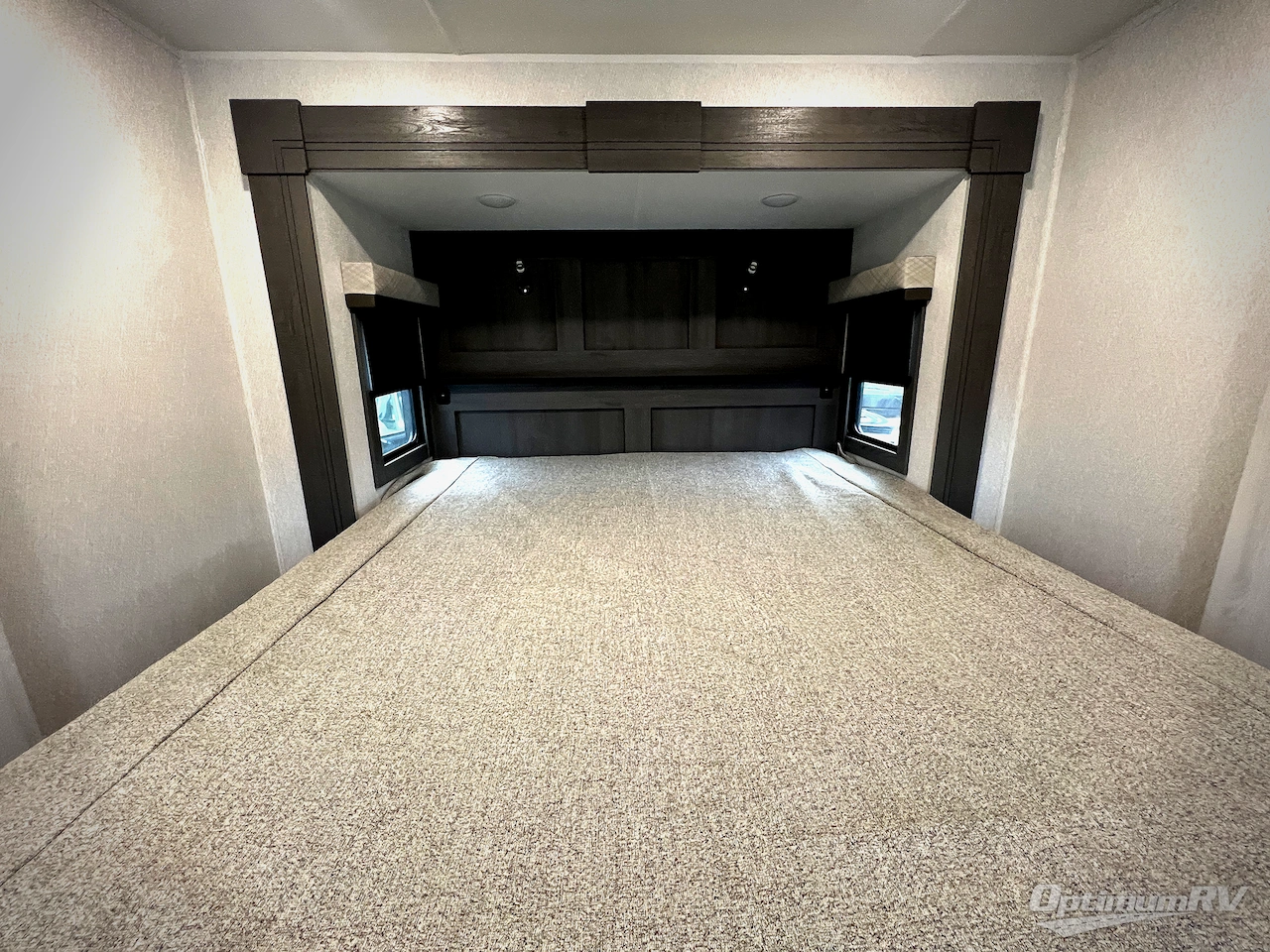 2026 East To West Ahara 395FB Photo 23