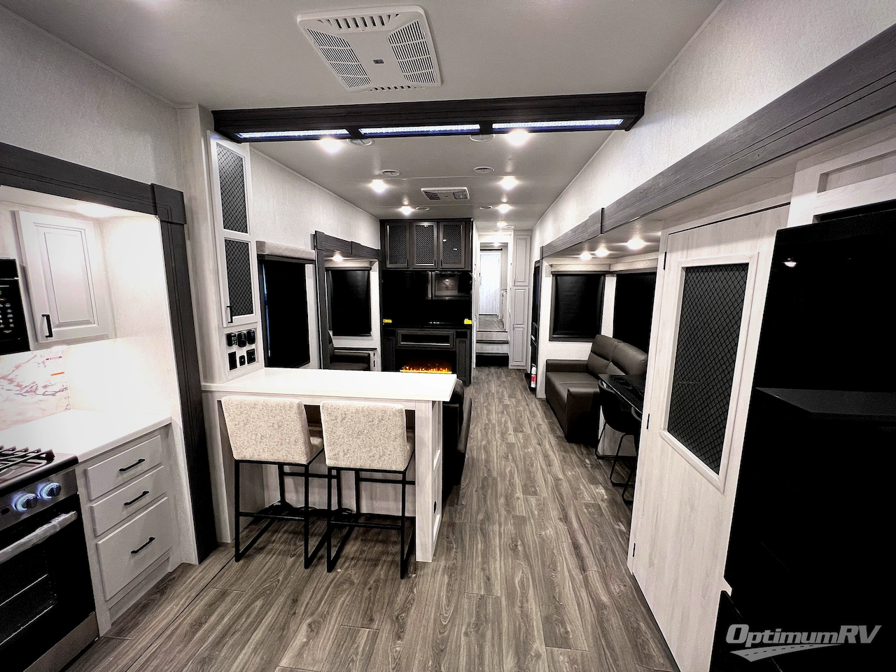 2026 East To West Ahara 395FB Photo 2