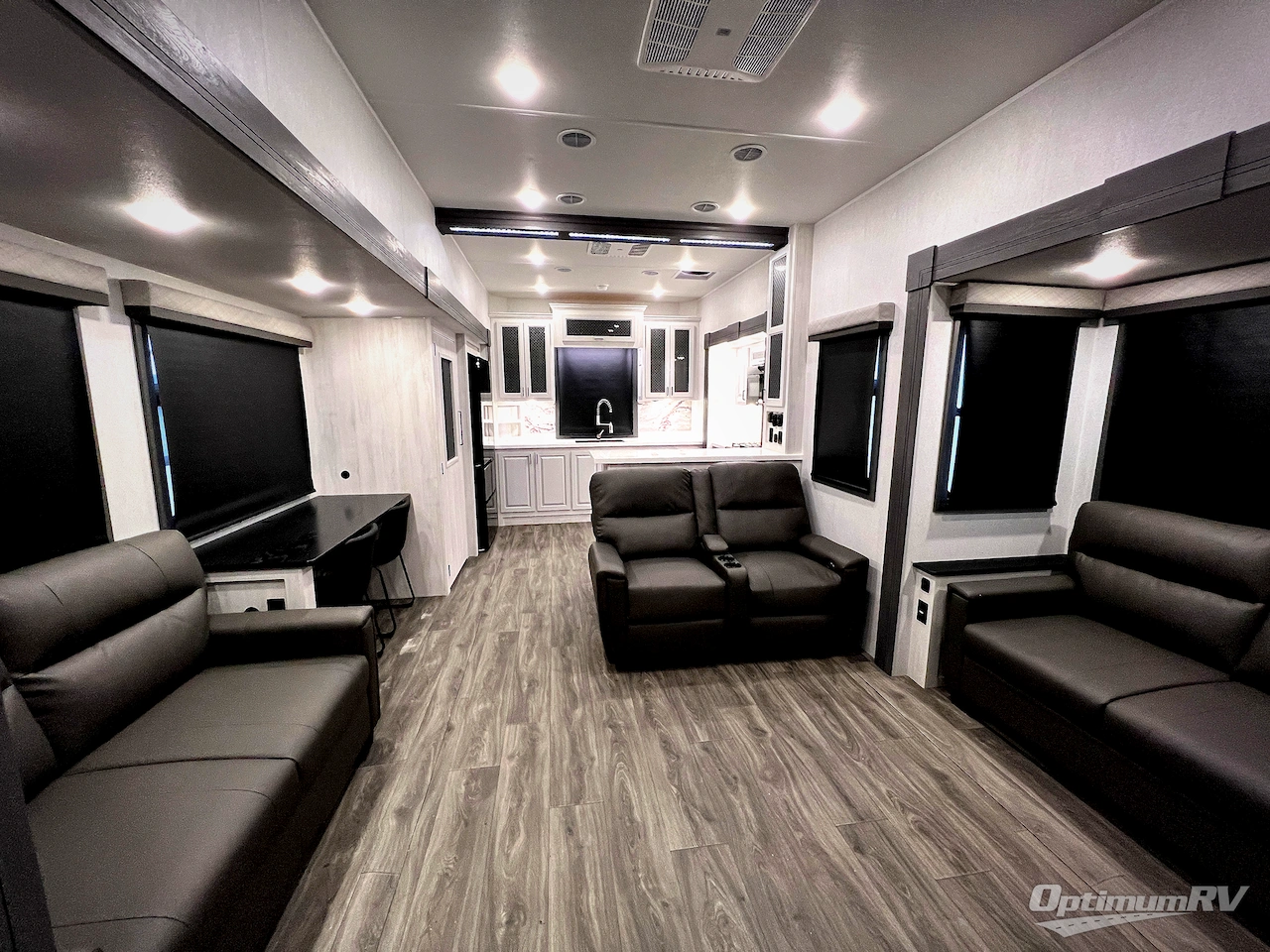 2026 East To West Ahara 395FB Photo 3