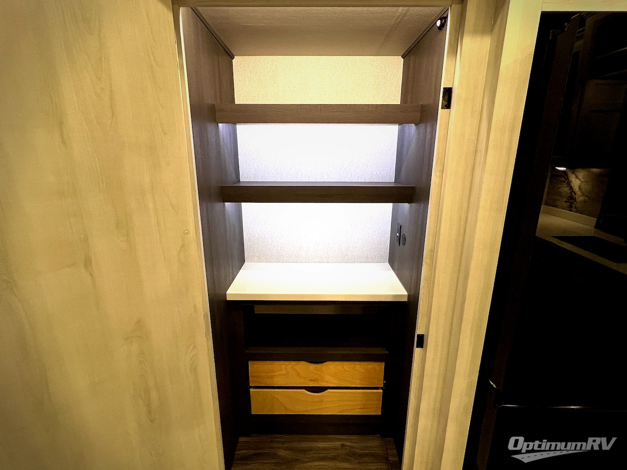 2026 East To West Ahara 395FB Photo 9