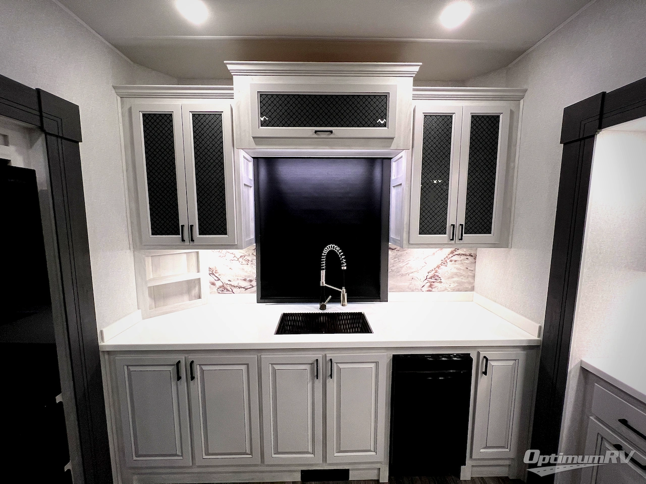 2026 East To West Ahara 395FB Photo 13