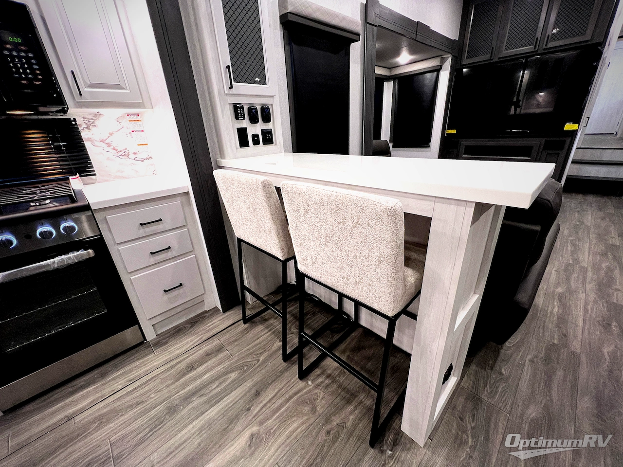 2026 East To West Ahara 395FB Photo 27