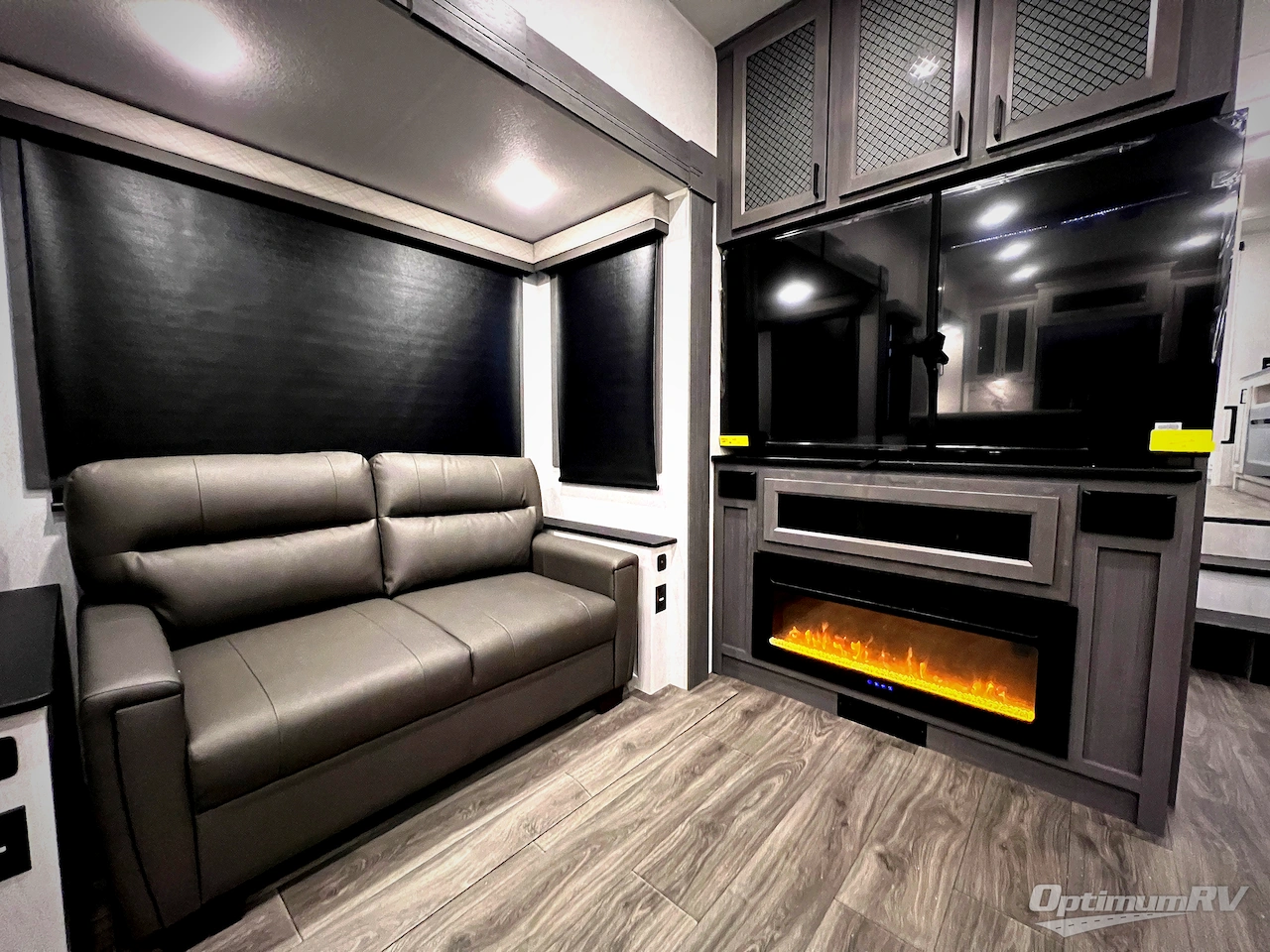 2026 East To West Ahara 395FB Photo 36