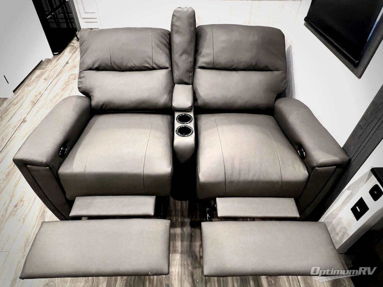 2026 East To West Ahara 395FB Photo 35