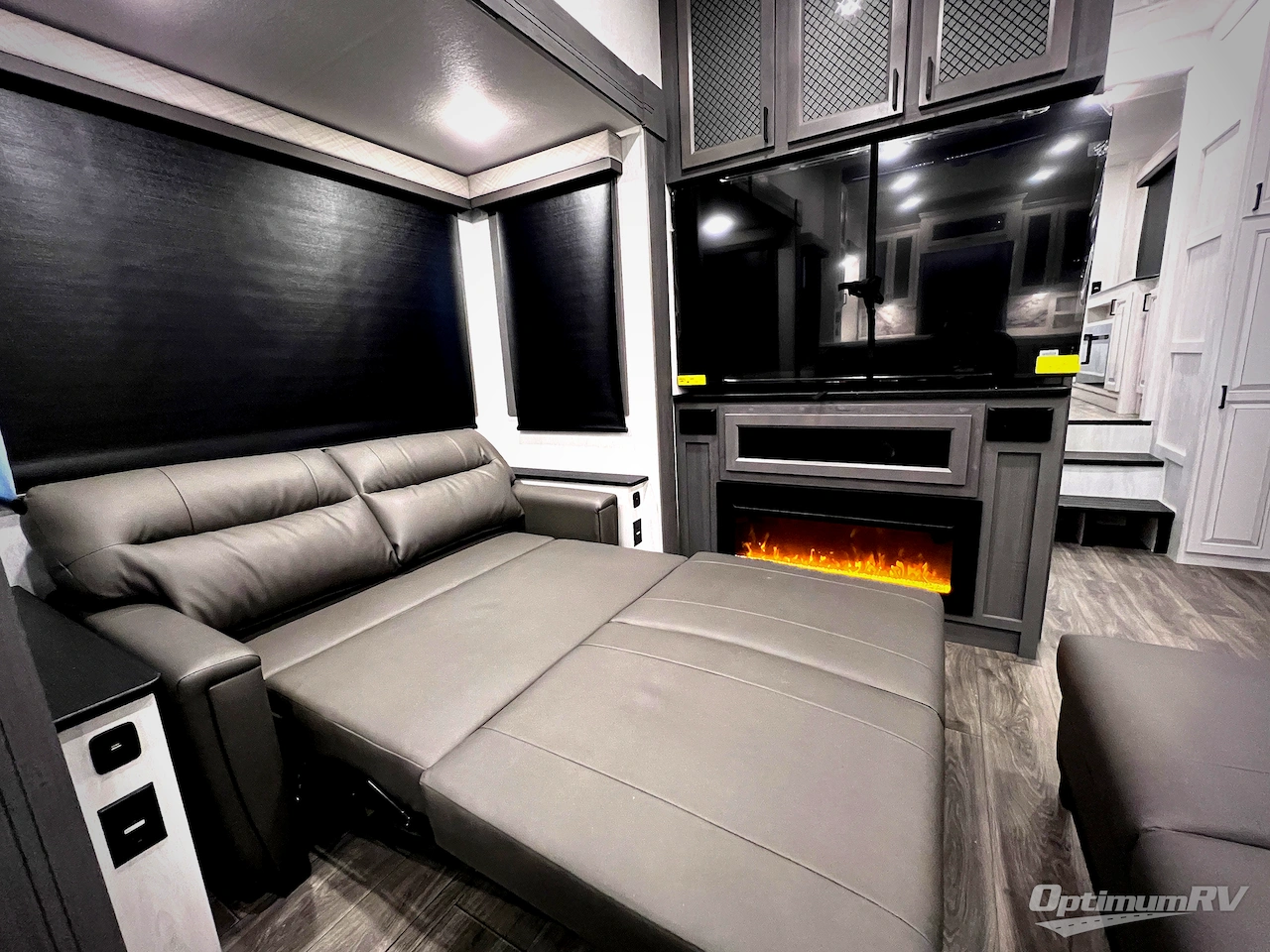 2026 East To West Ahara 395FB Photo 40