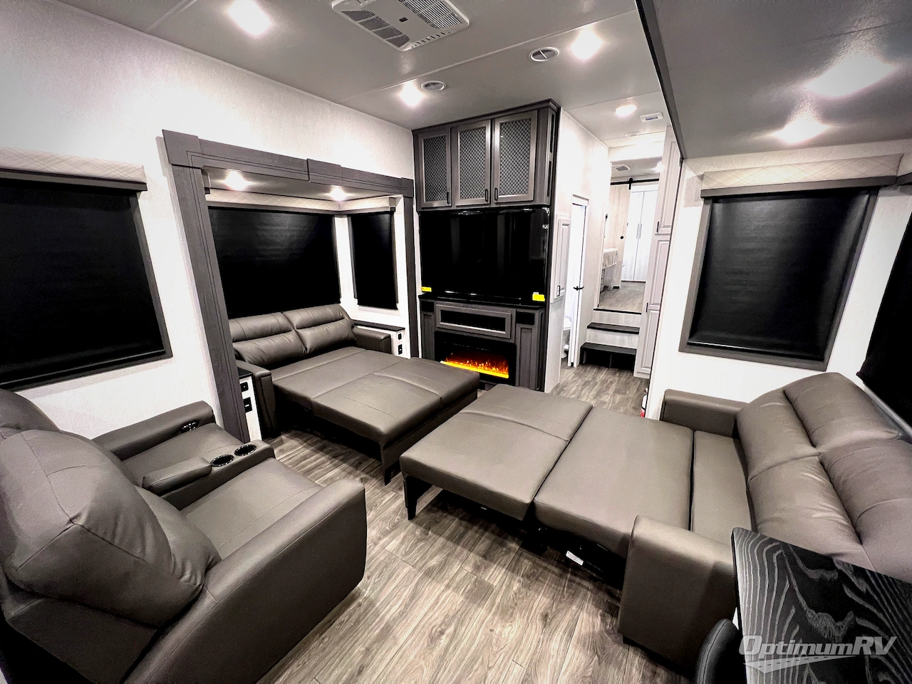 2026 East To West Ahara 395FB Photo 44