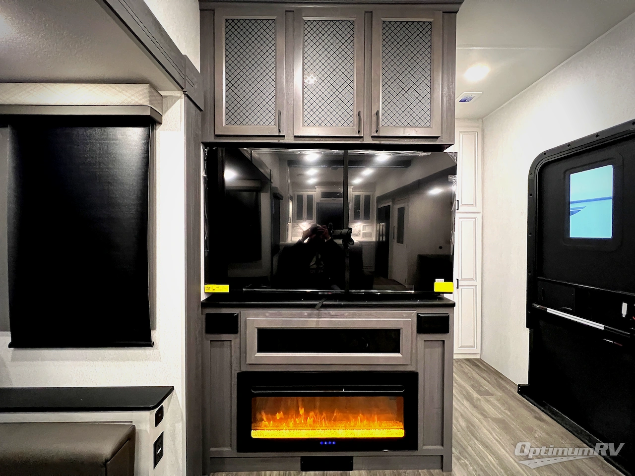 2026 East To West Ahara 395FB Photo 45