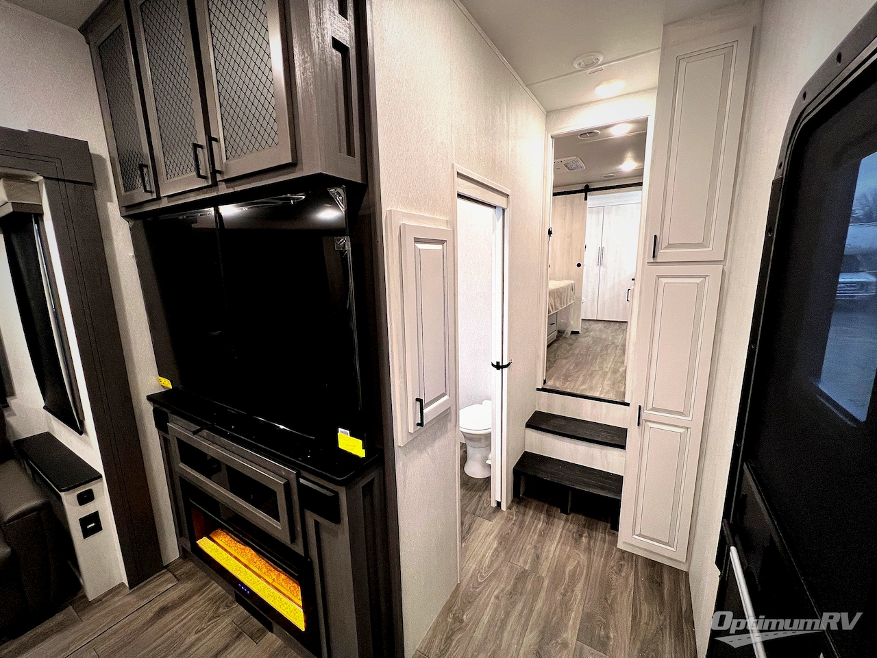 2026 East To West Ahara 395FB Photo 48