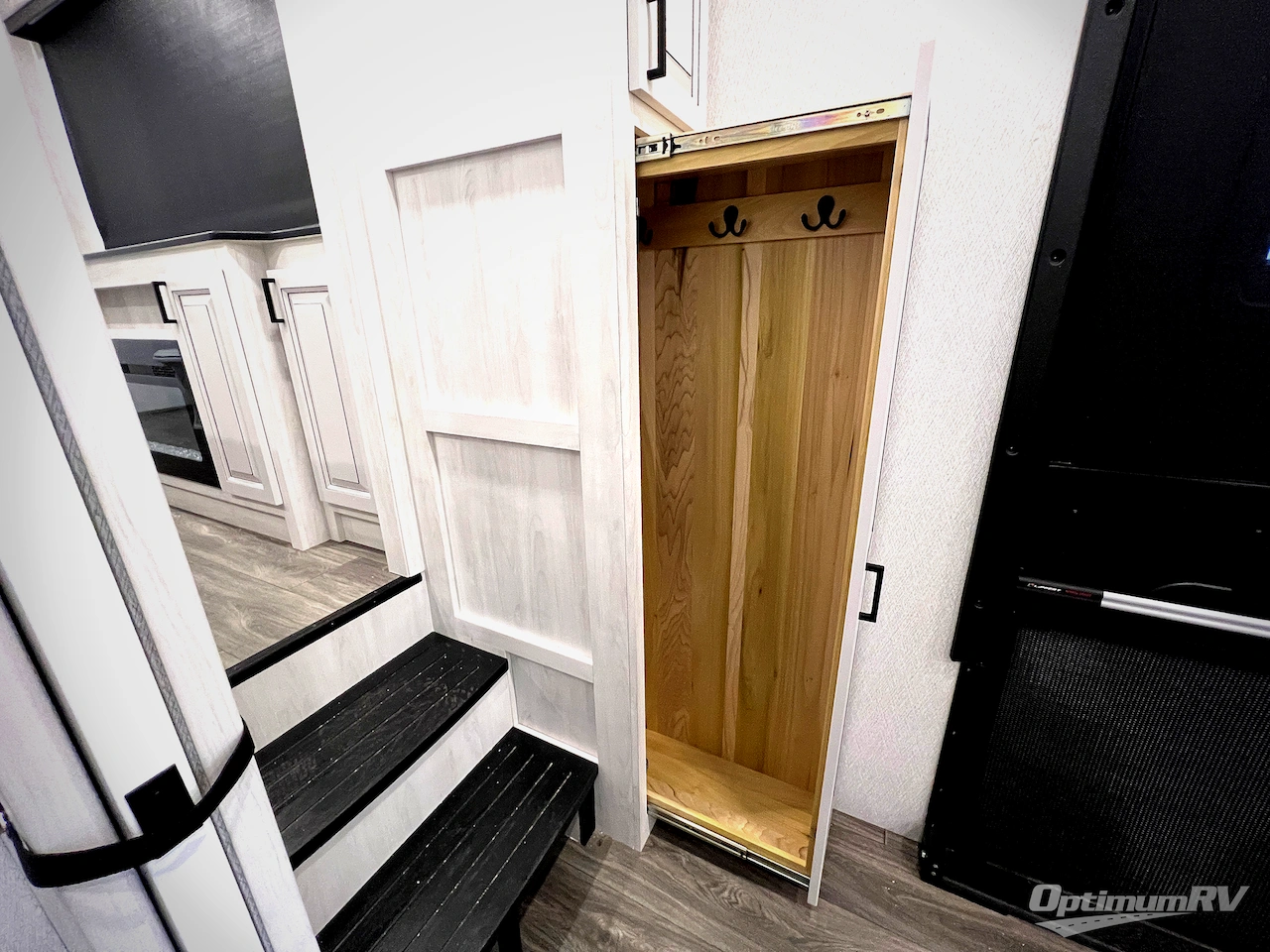 2026 East To West Ahara 395FB Photo 56