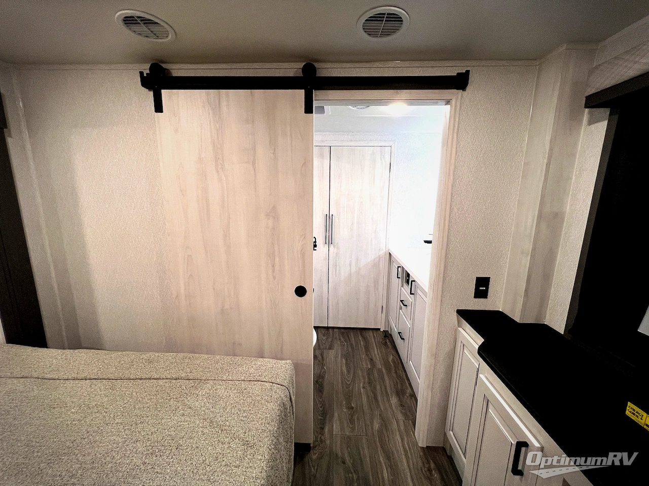 2026 East To West Ahara 395FB Photo 65