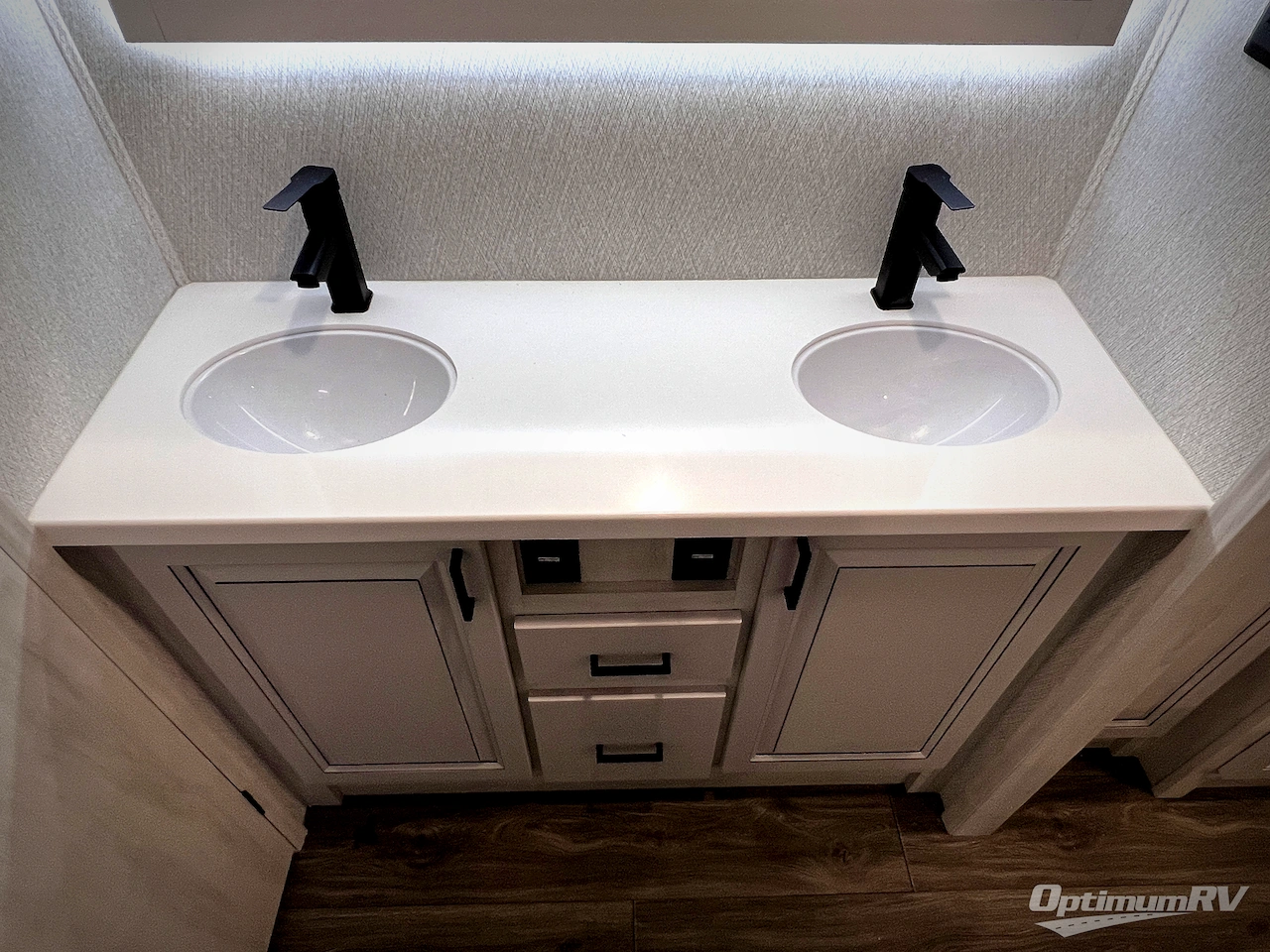 2026 East To West Ahara 395FB Photo 68