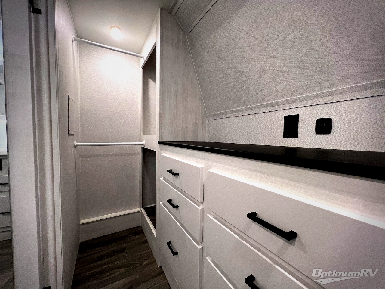 2026 East To West Ahara 395FB Photo 75