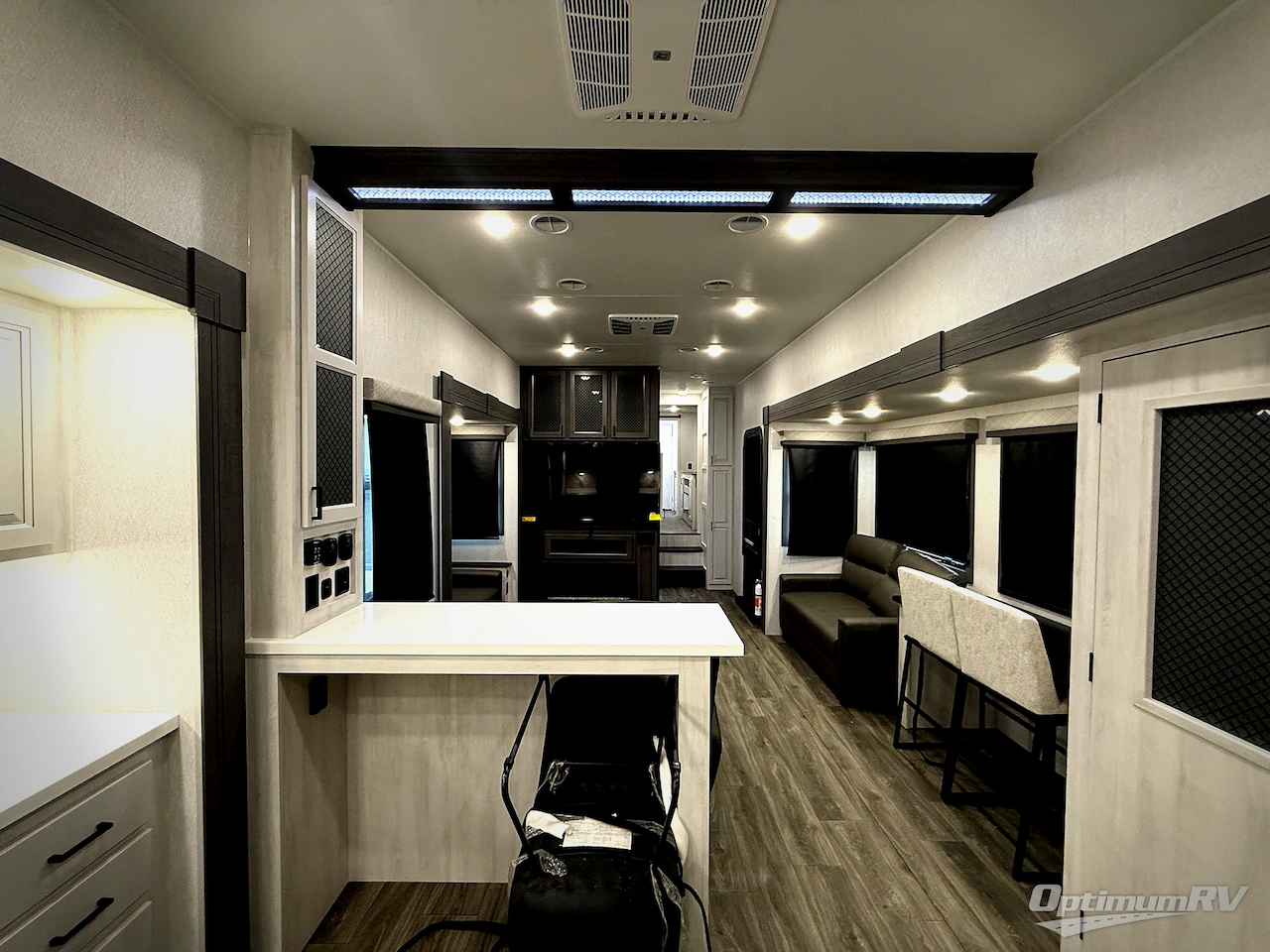 2026 East To West Ahara 395FB Photo 5