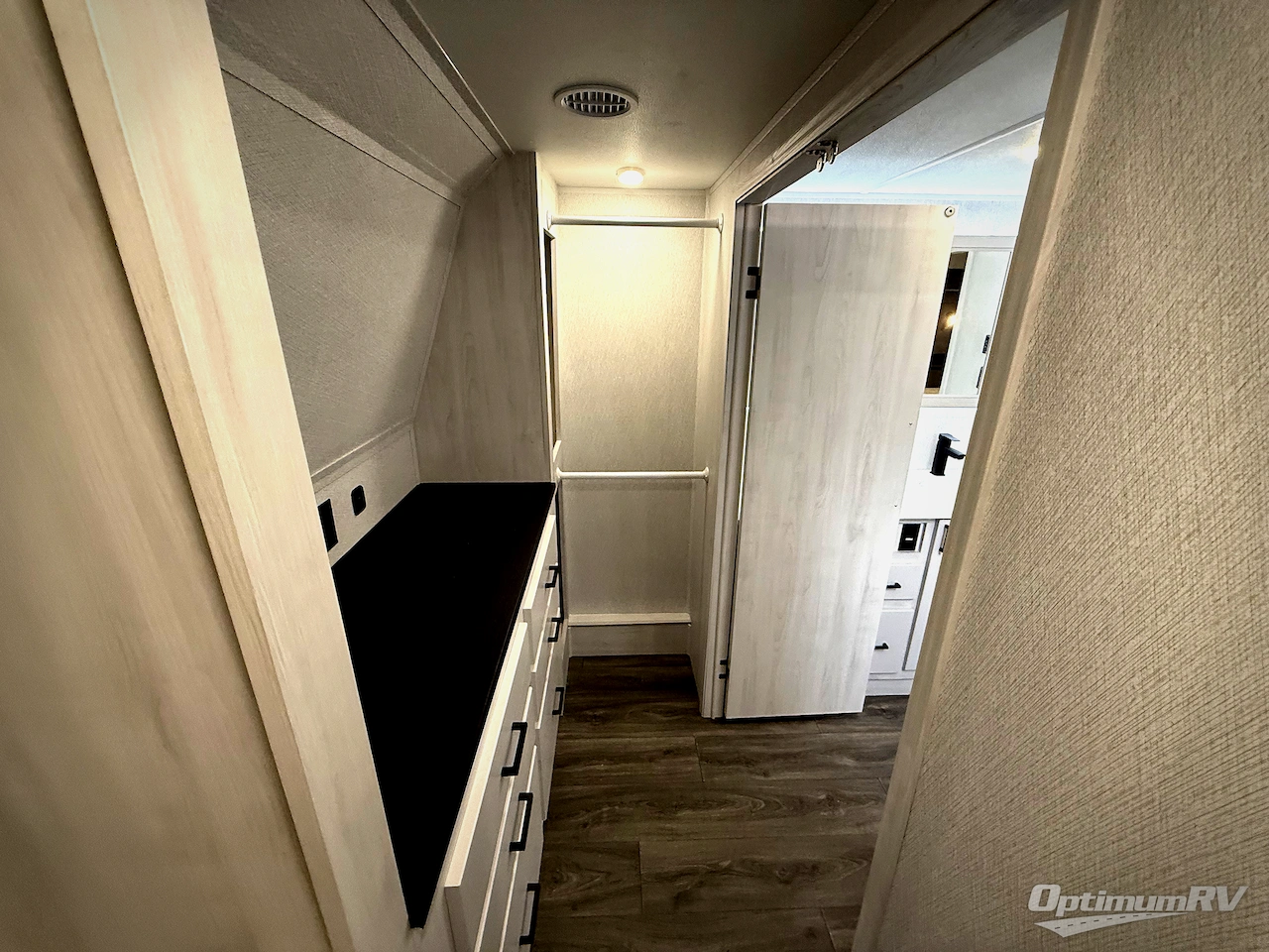 2026 East To West Ahara 395FB Photo 27