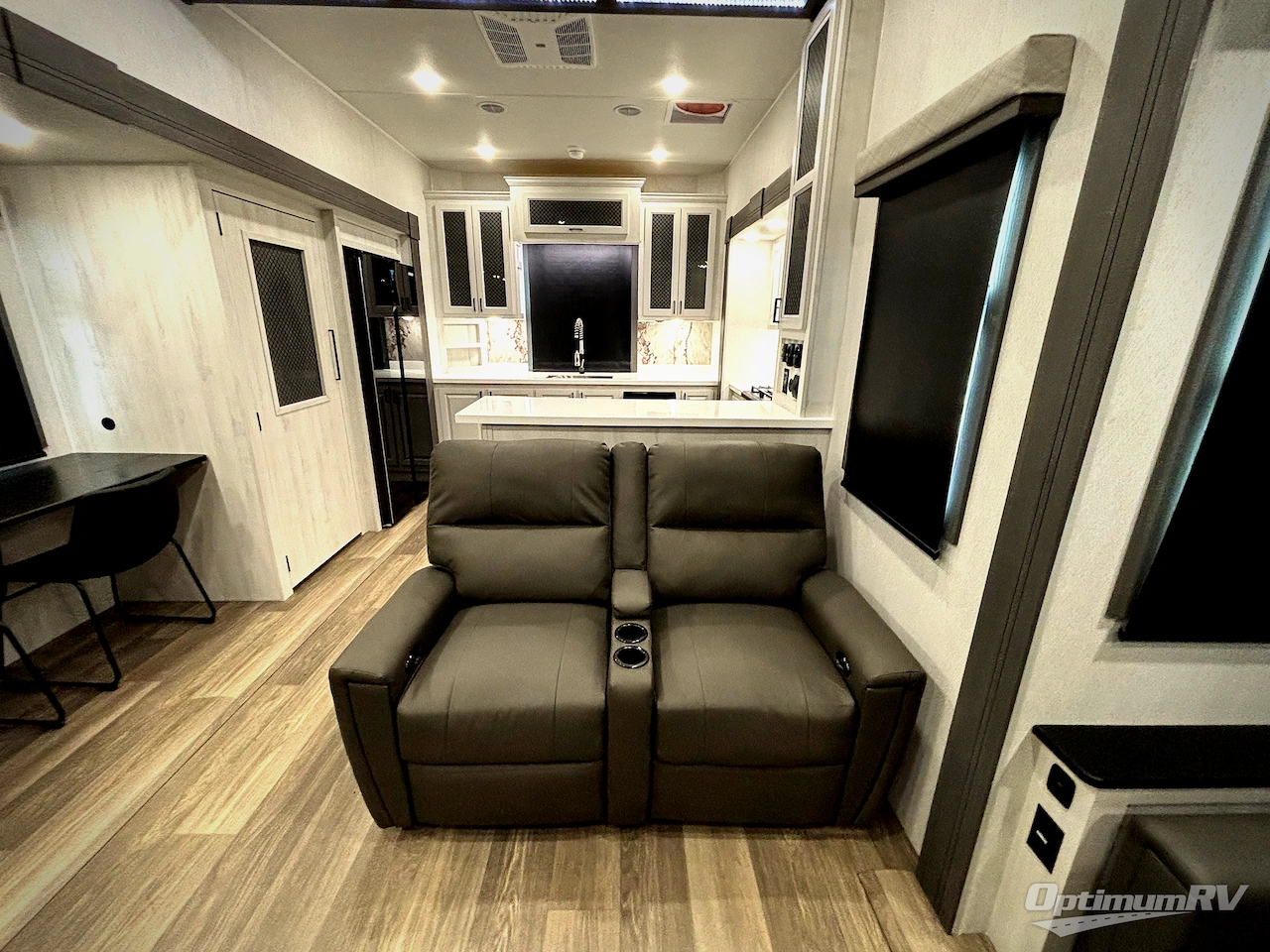 2026 East To West Ahara 395FB Photo 20