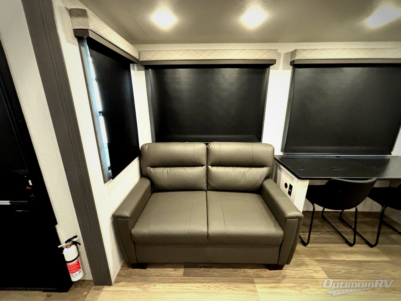 2026 East To West Ahara 395FB Photo 21