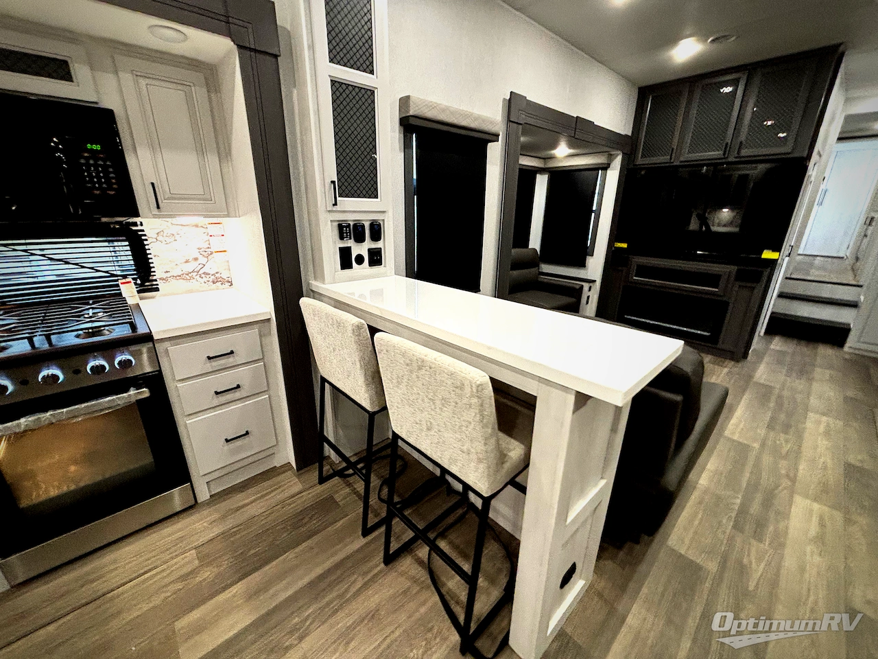 2026 East To West Ahara 395FB Photo 24