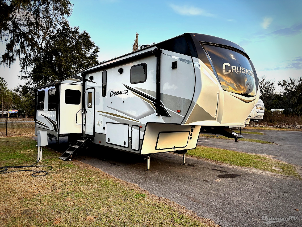 2022 Prime Time Crusader 335RLP Photo 1