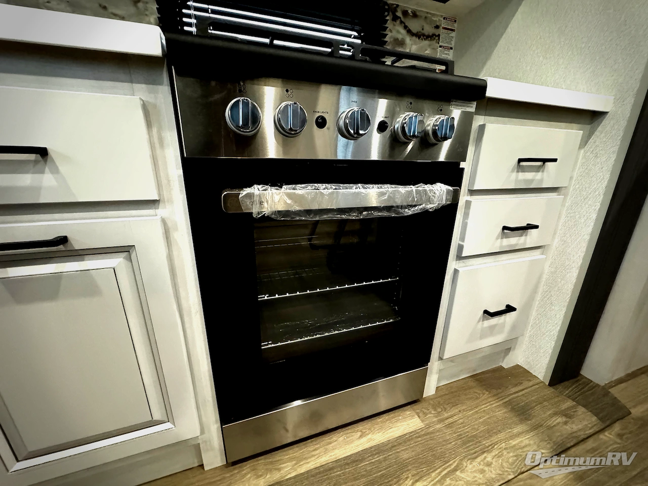 2026 East To West Ahara 395FB Photo 15