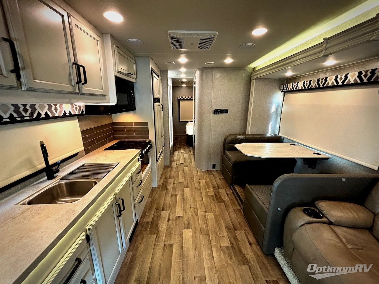 2021 Jayco Greyhawk 29MV Photo 4