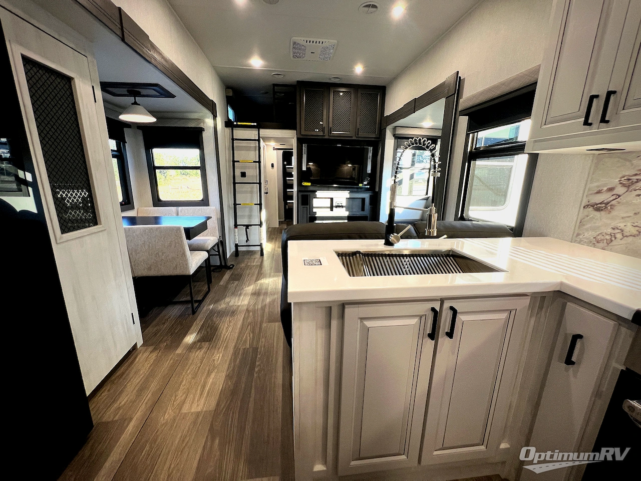 2026 East To West Ahara 385DS Photo 4