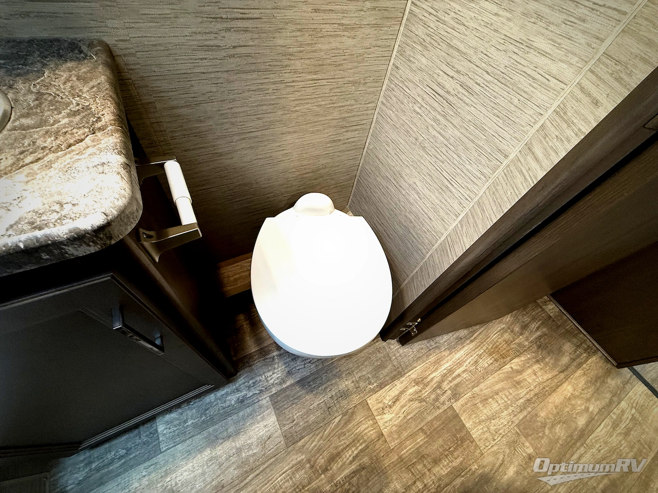 2023 Thor Chateau 22E Photo 14