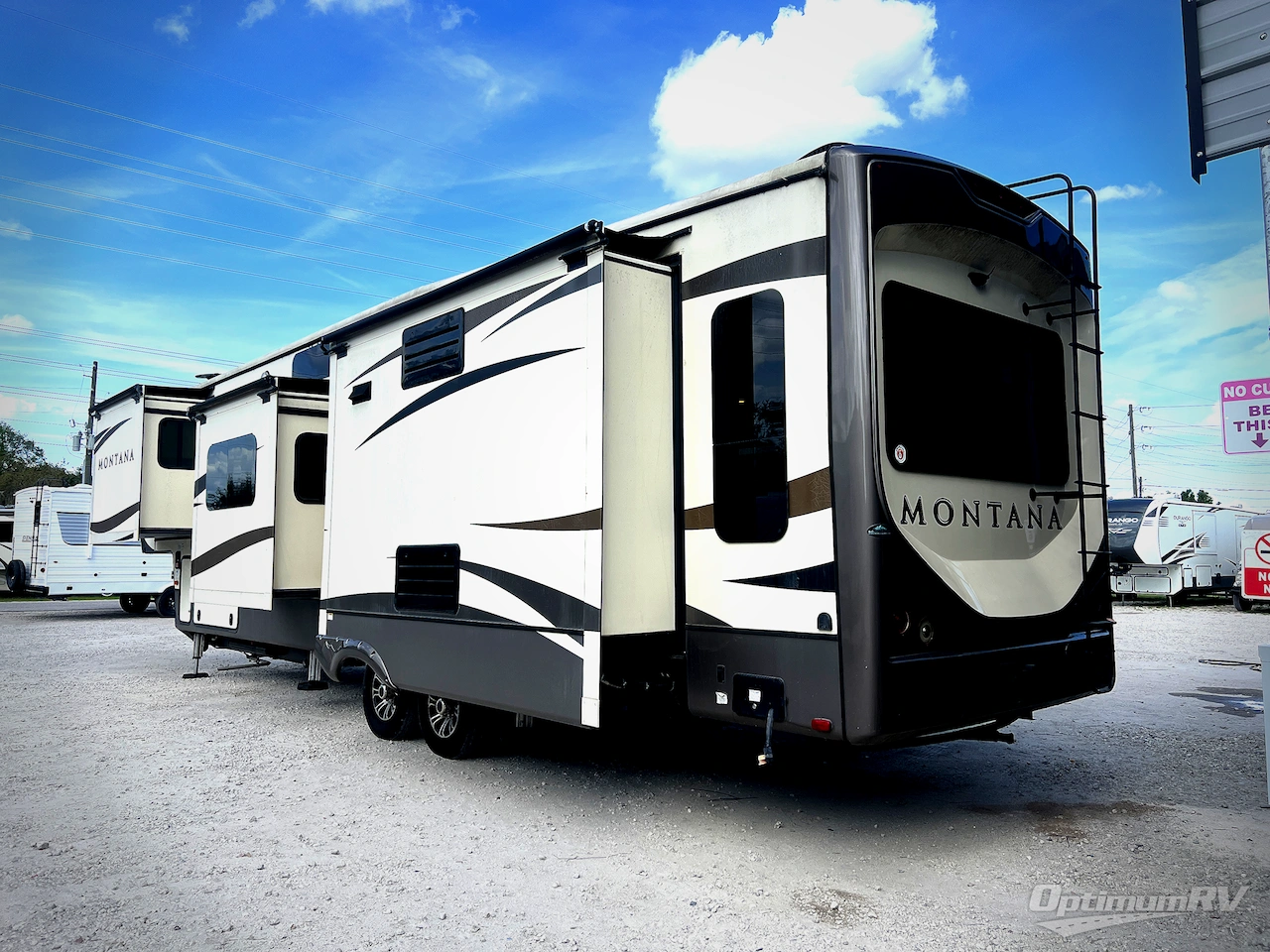 2017 Keystone Montana 3950BR Photo 2
