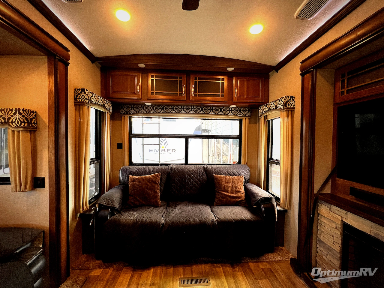 2017 Keystone Montana 3950BR Photo 6