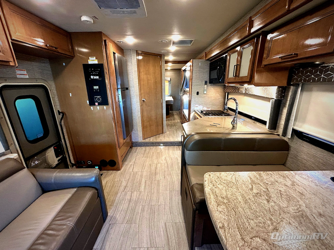 2021 Thor Quantum LF31 Photo 4