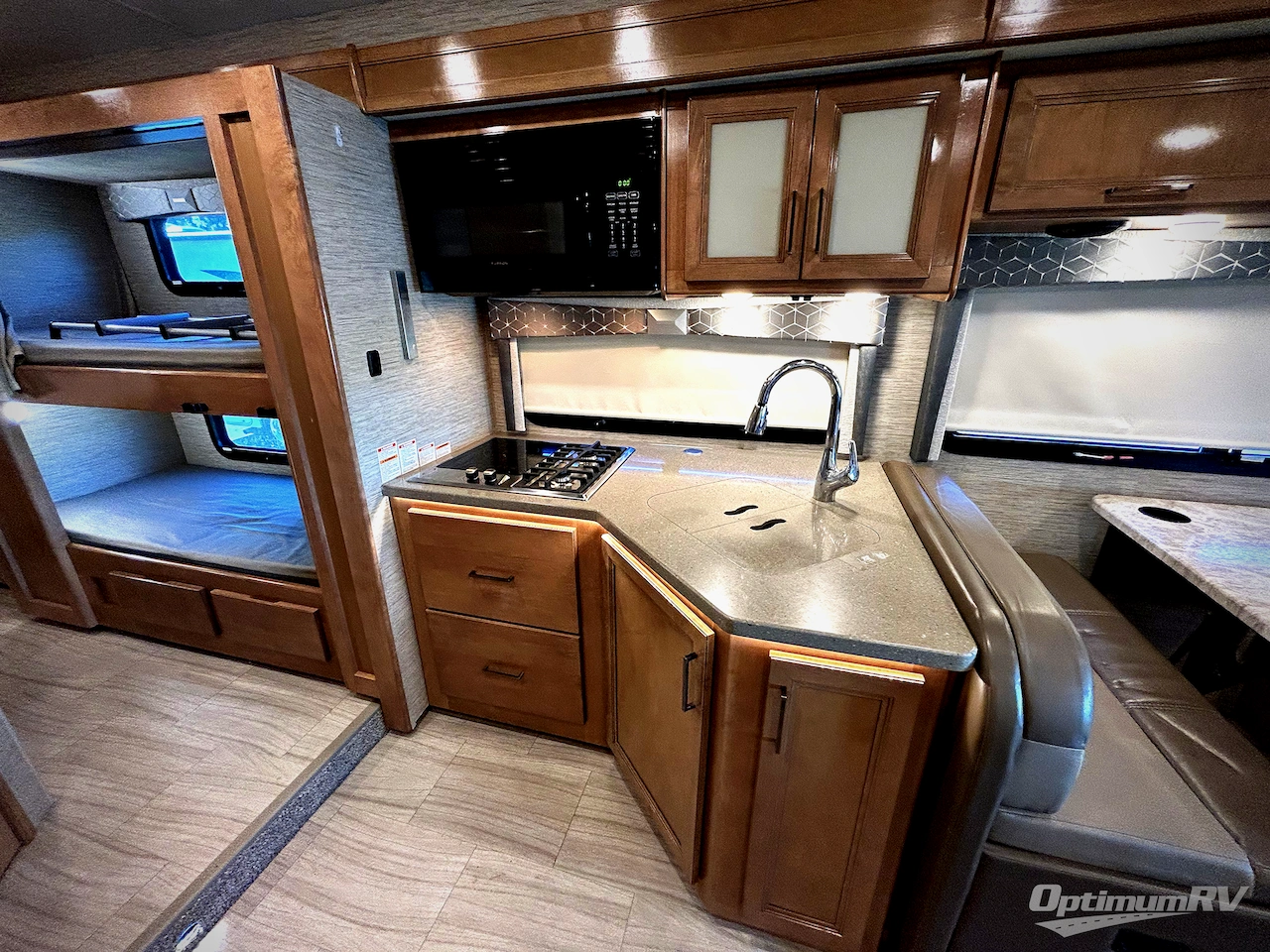 2021 Thor Quantum LF31 Photo 15