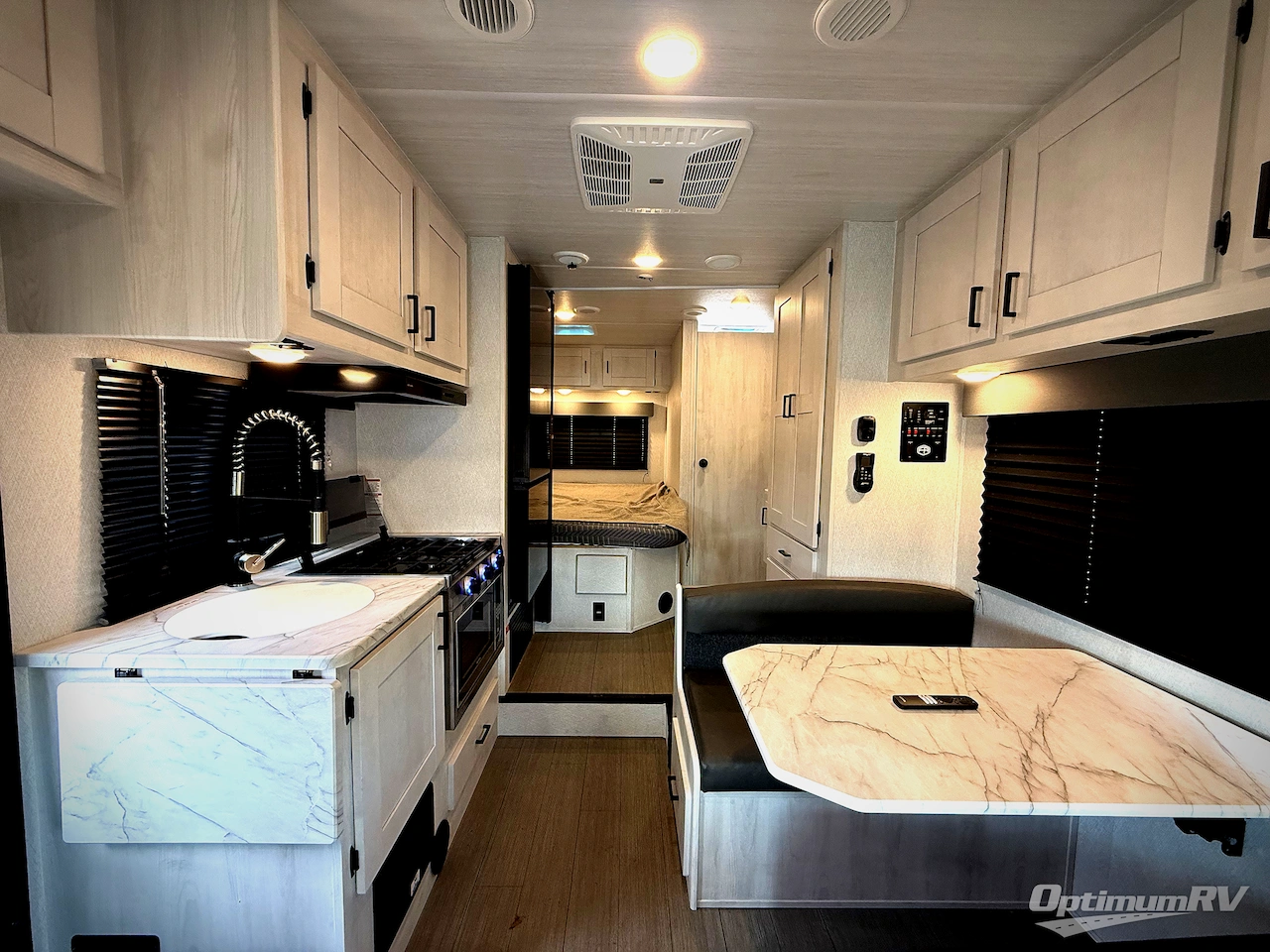 2025 East To West Entrada 2000NSF Photo 5