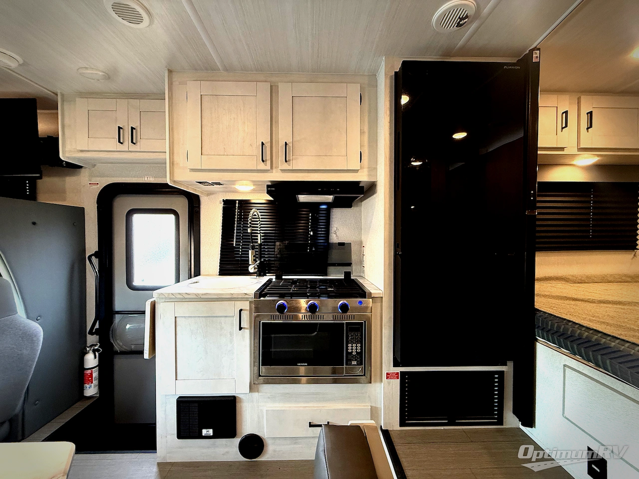 2025 East To West Entrada 2000NSF Photo 10