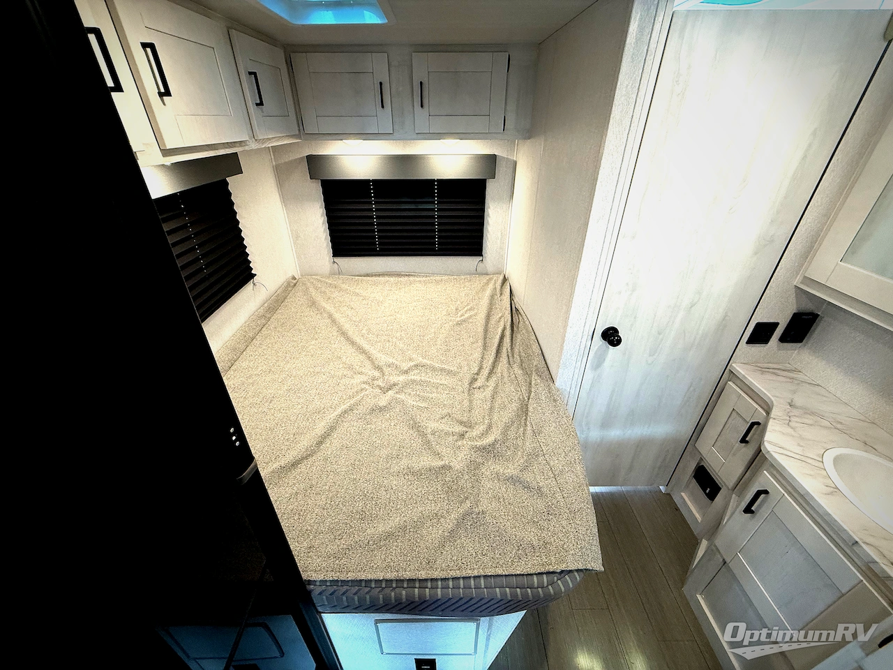 2025 East To West Entrada 2000NSF Photo 14