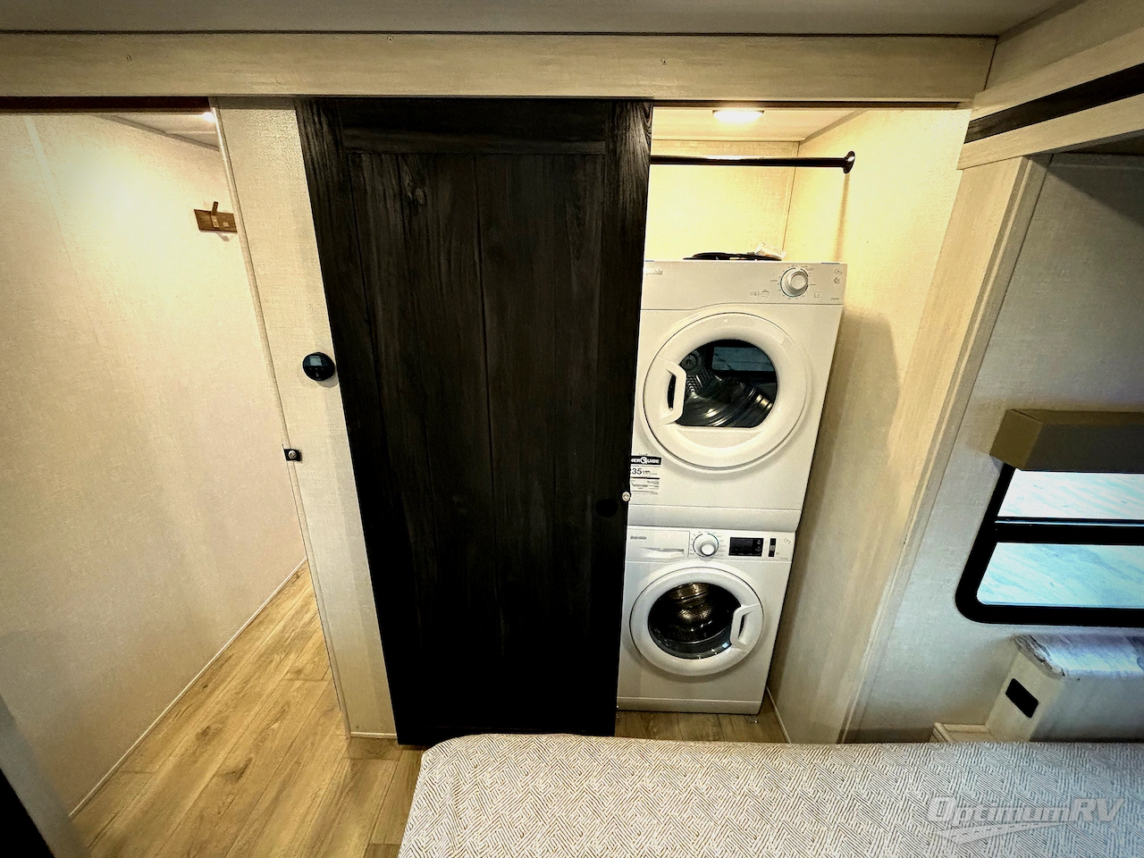 2024 Forest River Grand Surveyor 302RDBS Photo 15