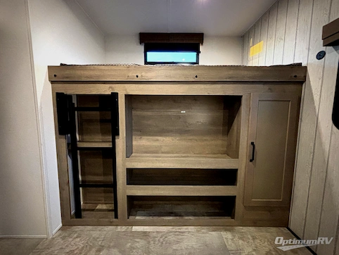 2025 Palomino Puma 31QBBH RV Photo 4