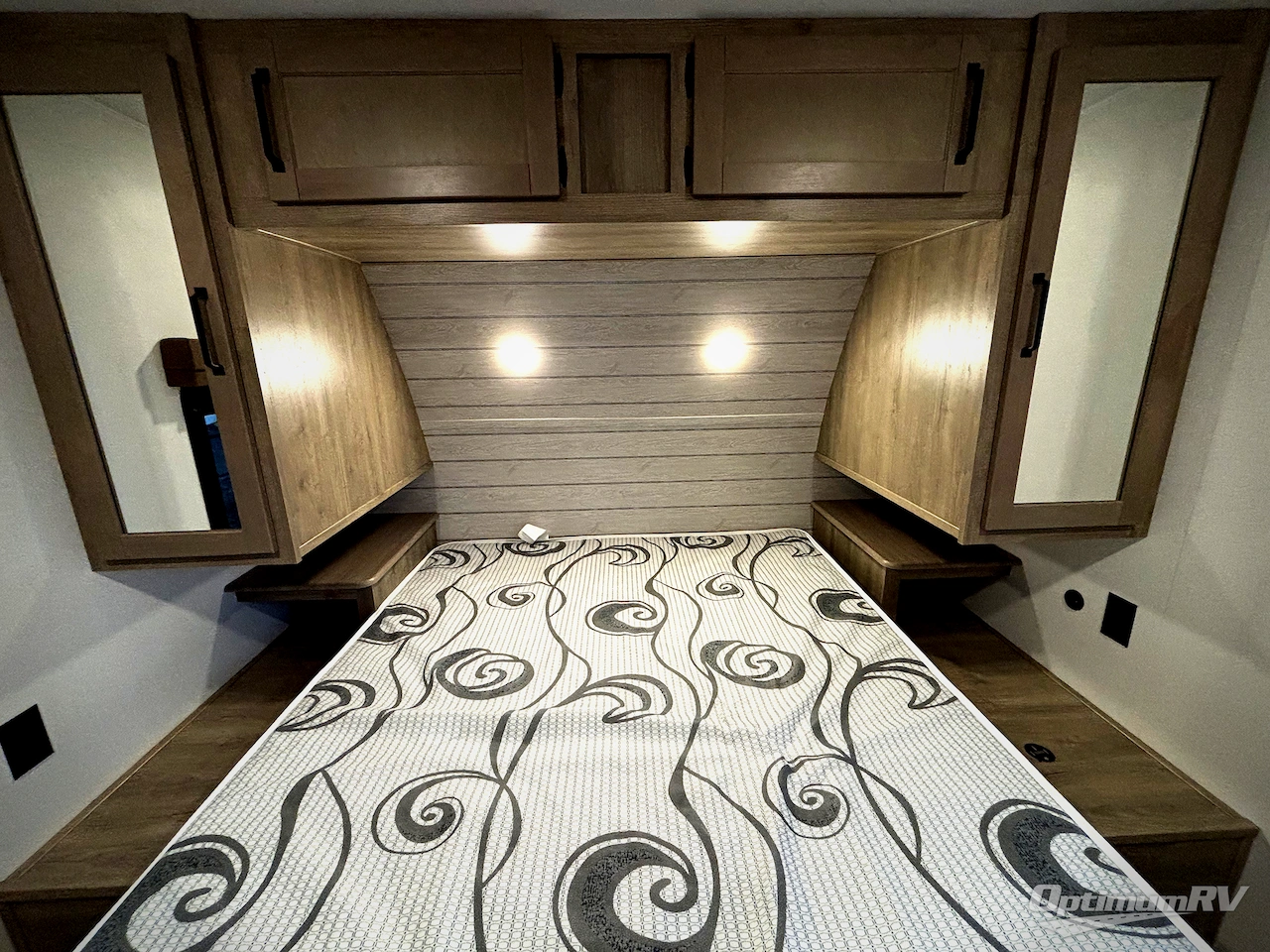 2025 Palomino Puma 31QBBH Photo 9