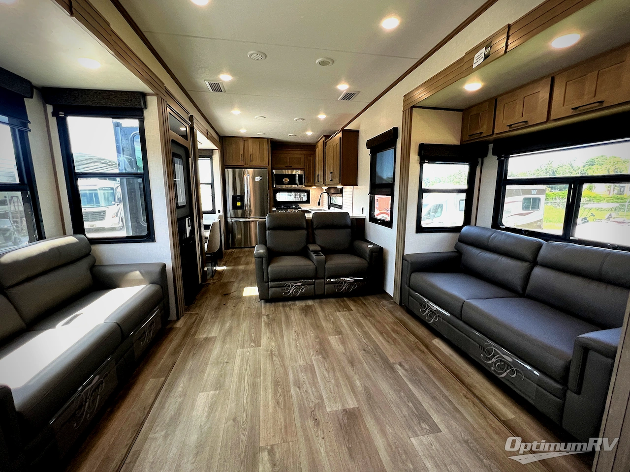2025 KZ Durango Gold G391RKF Photo 5